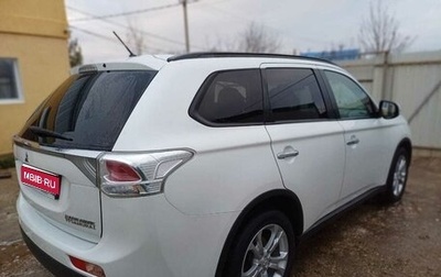 Mitsubishi Outlander III рестайлинг 3, 2013 год, 1 590 000 рублей, 1 фотография