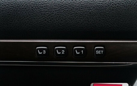 Toyota Land Cruiser 200, 2016 год, 5 000 000 рублей, 21 фотография