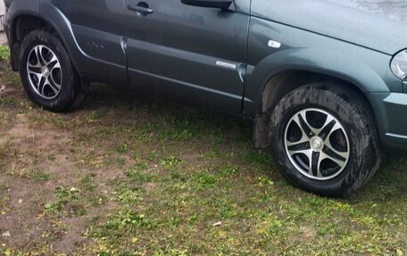 Chevrolet Niva I рестайлинг, 2017 год, 820 000 рублей, 2 фотография