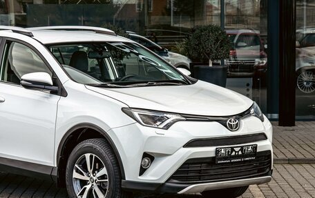 Toyota RAV4, 2019 год, 1 865 000 рублей, 9 фотография