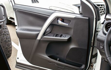 Toyota RAV4, 2019 год, 1 865 000 рублей, 12 фотография