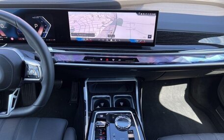 BMW 7 серия, 2025 год, 17 490 000 рублей, 14 фотография