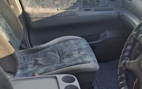 Nissan Rnessa, 1997 год, 400 000 рублей, 5 фотография