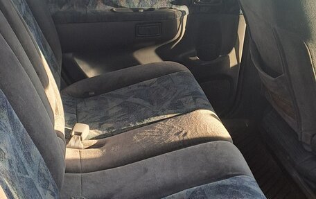 Nissan Rnessa, 1997 год, 400 000 рублей, 4 фотография