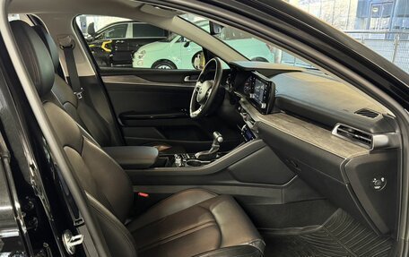 KIA K5, 2021 год, 2 800 000 рублей, 24 фотография