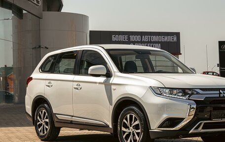 Mitsubishi Outlander III рестайлинг 3, 2021 год, 1 855 000 рублей, 6 фотография