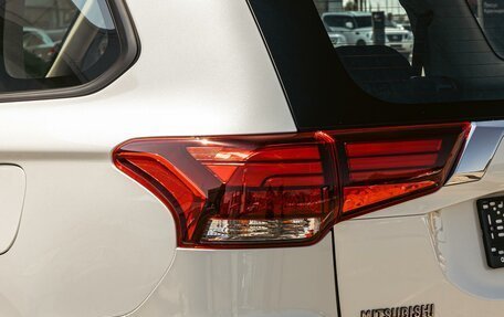 Mitsubishi Outlander III рестайлинг 3, 2021 год, 1 855 000 рублей, 9 фотография