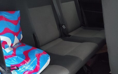 Volkswagen Caravelle T5, 2014 год, 2 350 000 рублей, 6 фотография