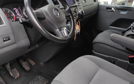 Volkswagen Caravelle T5, 2014 год, 2 350 000 рублей, 9 фотография