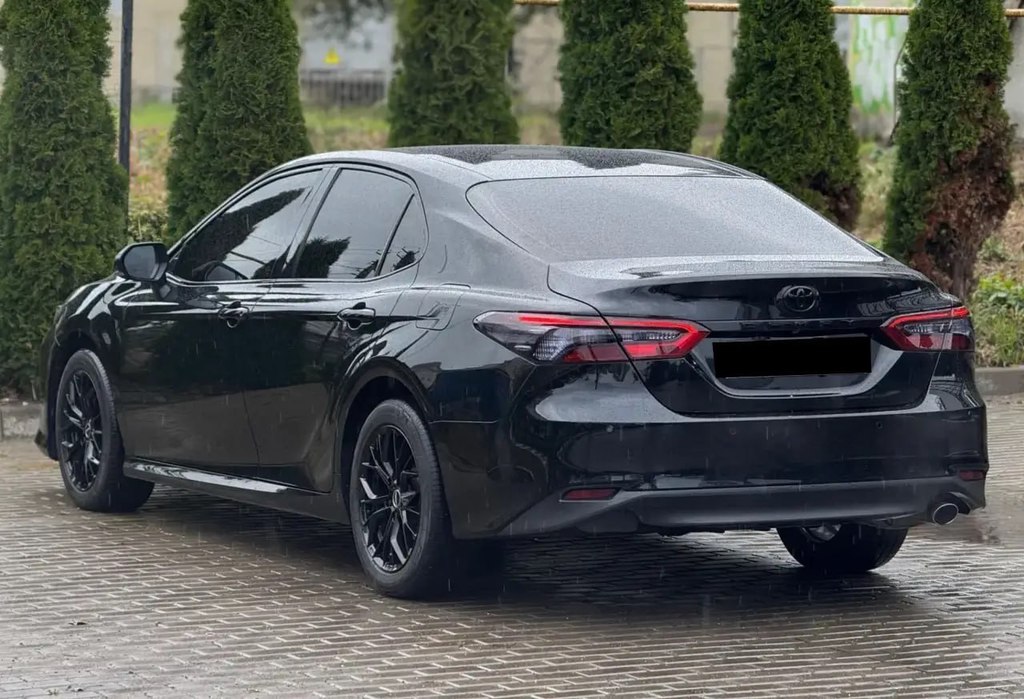 Toyota Camry XV70, 2022 год, 1 900 000 рублей, 2 фотография