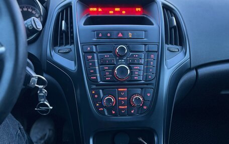 Opel Astra J, 2010 год, 560 000 рублей, 11 фотография