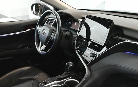 Toyota Camry, 2023 год, 3 400 000 рублей, 13 фотография