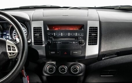 Mitsubishi Outlander III рестайлинг 3, 2011 год, 1 200 000 рублей, 11 фотография