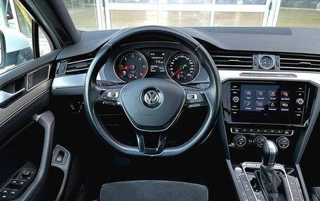 Volkswagen Passat B8 рестайлинг, 2018 год, 2 300 000 рублей, 20 фотография