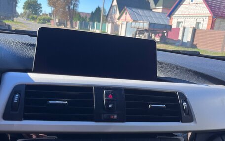 BMW 3 серия, 2018 год, 1 940 000 рублей, 7 фотография