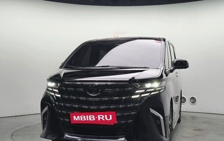 Toyota Alphard, 2024 год, 17 790 000 рублей, 3 фотография