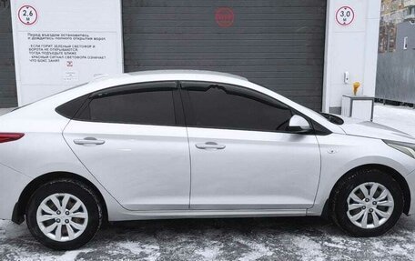 Hyundai Solaris II рестайлинг, 2017 год, 739 999 рублей, 2 фотография