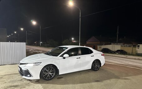 Toyota Camry, 2018 год, 1 799 999 рублей, 3 фотография