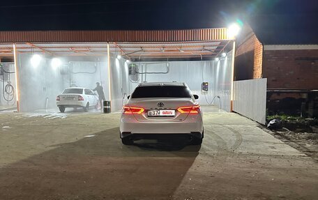 Toyota Camry, 2018 год, 1 799 999 рублей, 2 фотография