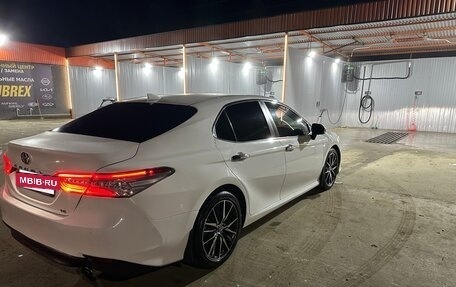 Toyota Camry, 2018 год, 1 799 999 рублей, 6 фотография