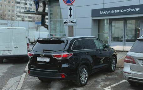 Toyota Highlander III, 2014 год, 2 635 000 рублей, 4 фотография