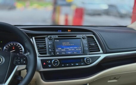 Toyota Highlander III, 2014 год, 2 635 000 рублей, 17 фотография