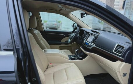 Toyota Highlander III, 2014 год, 2 635 000 рублей, 11 фотография