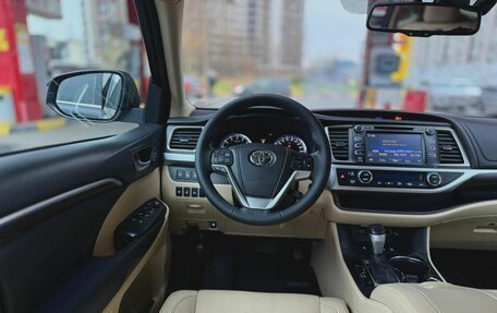 Toyota Highlander III, 2014 год, 2 635 000 рублей, 15 фотография