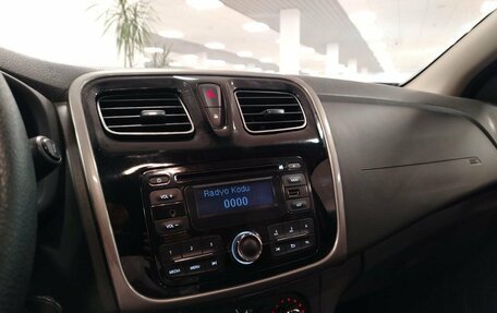 Renault Logan II, 2016 год, 558 000 рублей, 10 фотография