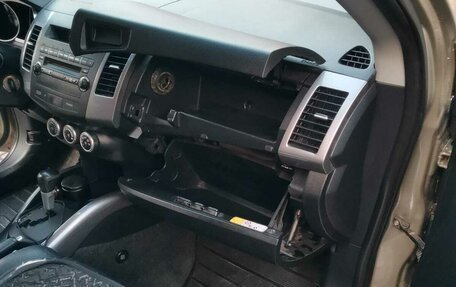 Mitsubishi Outlander III рестайлинг 3, 2007 год, 1 325 255 рублей, 30 фотография