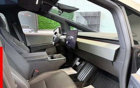 Tesla Cybertruck, 2024 год, 16 700 000 рублей, 12 фотография