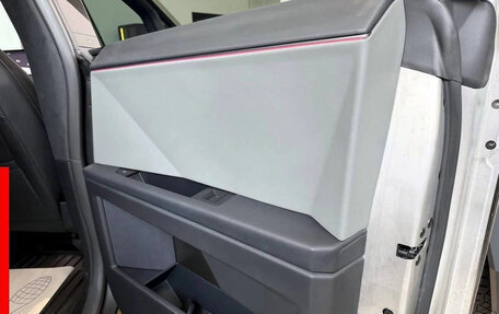 Tesla Cybertruck, 2024 год, 16 700 000 рублей, 13 фотография