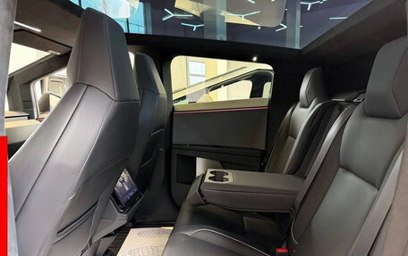 Tesla Cybertruck, 2024 год, 16 700 000 рублей, 15 фотография