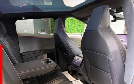 Tesla Cybertruck, 2024 год, 16 700 000 рублей, 14 фотография