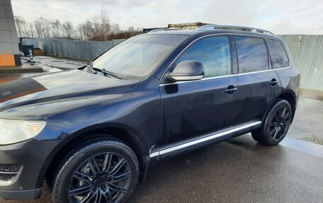 Volkswagen Touareg III, 2010 год, 1 050 000 рублей, 2 фотография