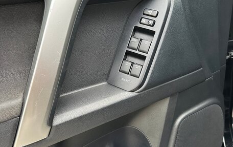 Toyota Land Cruiser Prado 150 рестайлинг 2, 2013 год, 3 450 000 рублей, 33 фотография