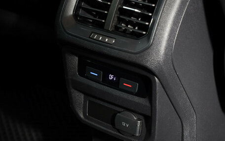 Volkswagen Tiguan II, 2018 год, 1 899 000 рублей, 14 фотография