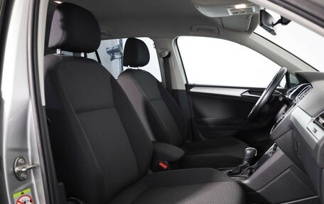 Volkswagen Tiguan II, 2018 год, 1 899 000 рублей, 12 фотография