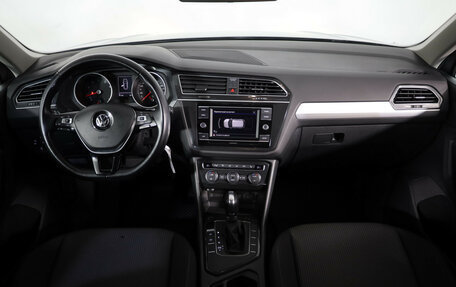 Volkswagen Tiguan II, 2018 год, 1 899 000 рублей, 9 фотография