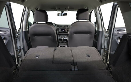 Volkswagen Tiguan II, 2018 год, 1 899 000 рублей, 16 фотография