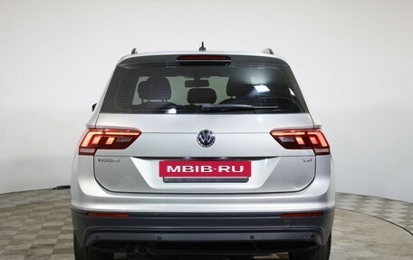 Volkswagen Tiguan II, 2018 год, 1 899 000 рублей, 6 фотография