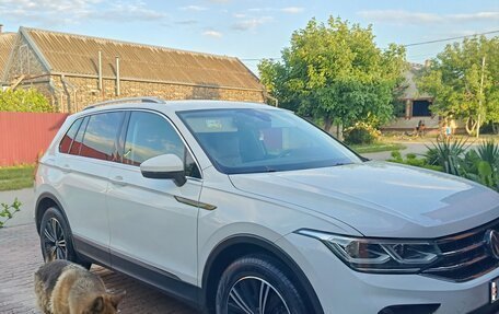 Volkswagen Tiguan II, 2021 год, 3 350 000 рублей, 4 фотография