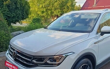 Volkswagen Tiguan II, 2021 год, 3 350 000 рублей, 5 фотография