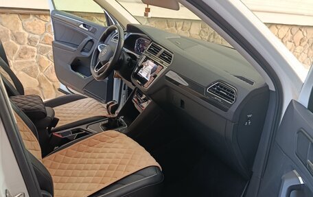 Volkswagen Tiguan II, 2021 год, 3 350 000 рублей, 17 фотография