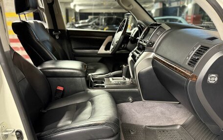 Toyota Land Cruiser 200, 2013 год, 3 900 000 рублей, 29 фотография