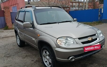 Chevrolet Niva I рестайлинг, 2011 год, 570 000 рублей, 2 фотография