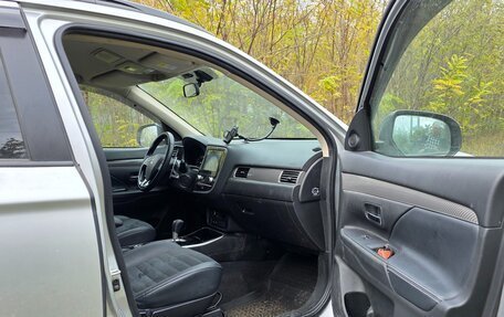 Mitsubishi Outlander III рестайлинг 3, 2021 год, 2 700 000 рублей, 6 фотография