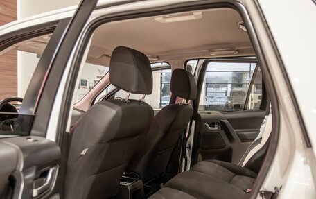 Land Rover Freelander II рестайлинг 2, 2012 год, 1 255 000 рублей, 19 фотография