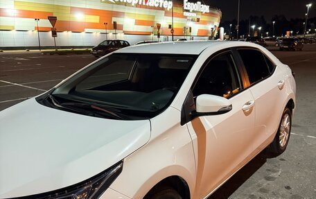 Toyota Corolla, 2018 год, 1 900 000 рублей, 3 фотография