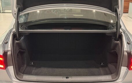 Audi A4, 2017 год, 2 200 000 рублей, 28 фотография